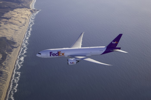 세계 최대 규모의 특송회사인 페덱스가 올해도 부산국제영화제 공식 운송업체로 선정됐다. 사진의 페덱스 항공기. 페덱스 제공