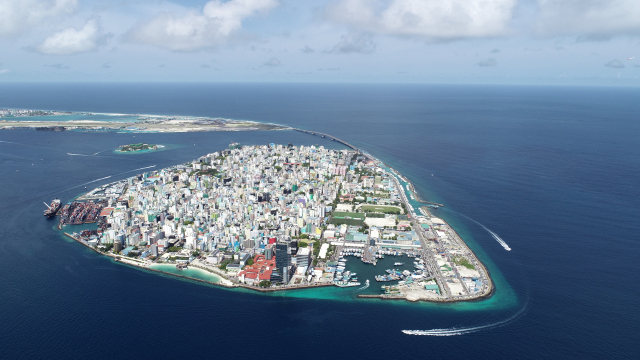 몰디브 수도인 말레 전경. 지구 환경 전문가 중에는 몰디브가 2100년쯤엔 온난화 재앙으로 물속에 가라앉는다고 전망한다. 신화연합뉴스