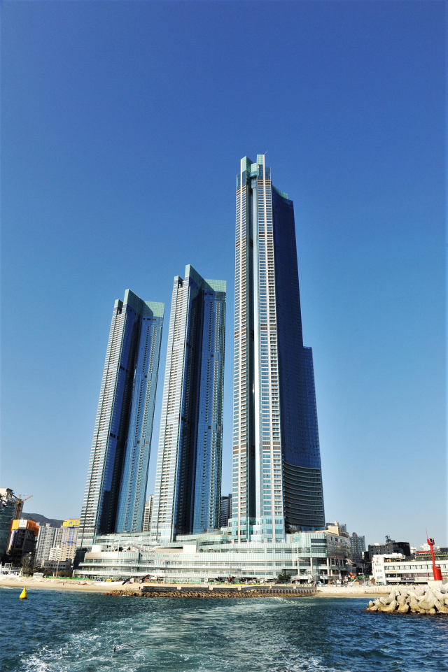 부산 최고층 건물로, 이달 말 승인을 앞두고 있는 해운대 엘시티 전경. 엘시티 제공