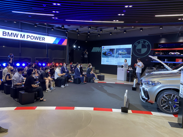 BMW 공식딜러인 동성모터스는 14일 부산 해운대전시장 내 M 퍼포먼스 센터에서 '뉴 X5M', '뉴 X6M' 공개와 함께 고객 이벤트를 가졌다.동성모터스 제공