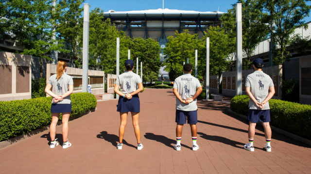 US오픈 테니스 볼 퍼슨 유니폼 상의 뒷면에 코로나19 의료진 성이 새겨진다. US오픈 테니스 홈페이지 캡처