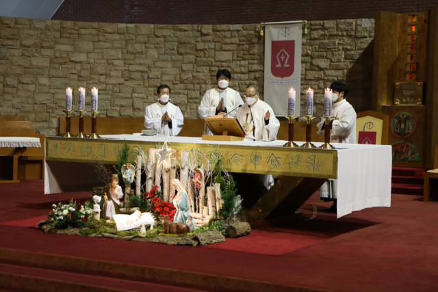 Christmas Mass swallowed by Corona 19…  Catholic parish of Busan, video mass without believers