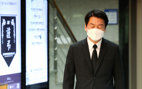 악재 겹친 안철수… 단일화 ‘밀당’ 국면 바뀌나
