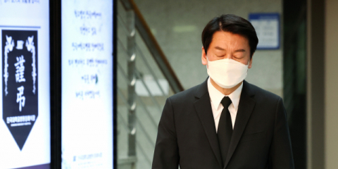 악재 겹친 안철수… 단일화 ‘밀당’ 국면 바뀌나