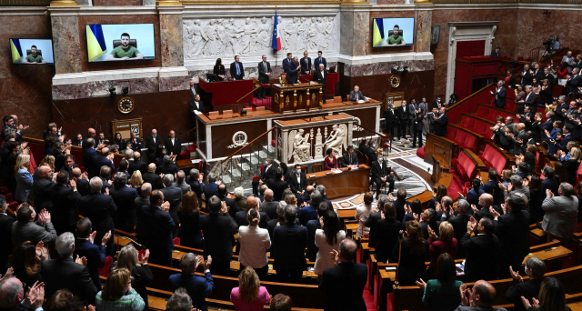 지난 3월 23일(현지시간) 프랑스 파리 의회에서 열린 볼로디미르 젤렌스키 우크라이나 대통령의 화상 연설. AFP연합뉴스