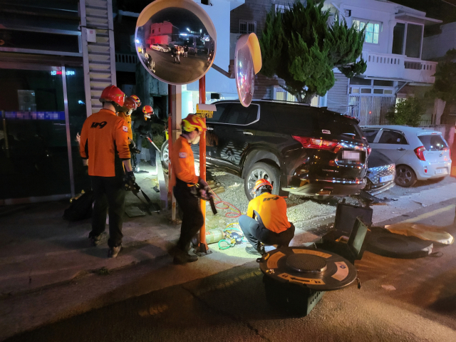 12일 오후 10시께 부산 북구 구포동의 한 도로에서 음주운전 추정 교통사고가 발생해 중학생 1명이 사망했다. 부산경찰청 제공