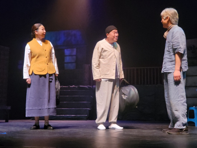 제40회 대한민국 연극제 은상을 수상한 부산 극단 이야기의 '슬픔이 찬란한 이유'. 연극제 홈페이지 캡처