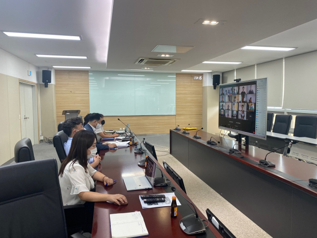 한국해양수산연수원 ‘글로벌 승선 취업 프로젝트’교육과정 입교식을 온라인으로 개최했다고 8일 밝혔다. 해양수산연수원 제공