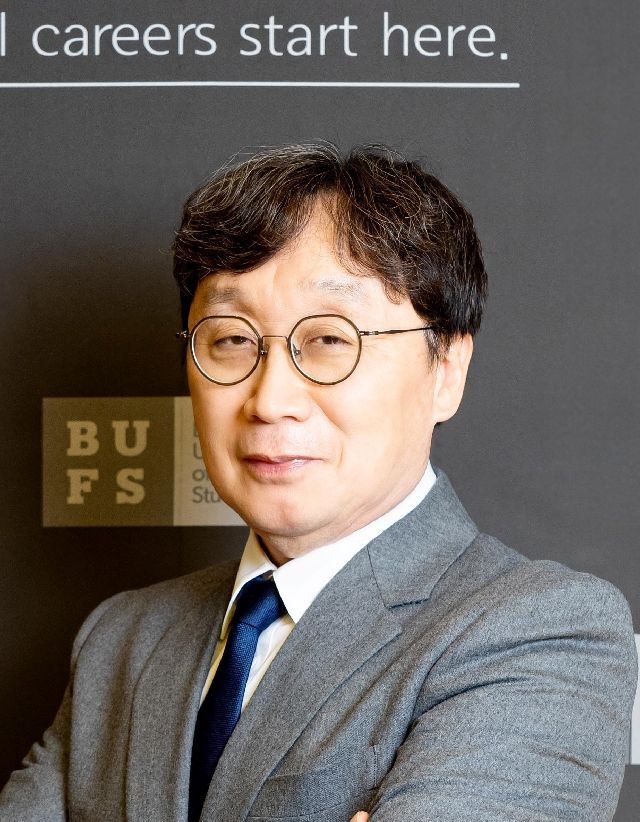 부산외국어대학교 김홍구 총장