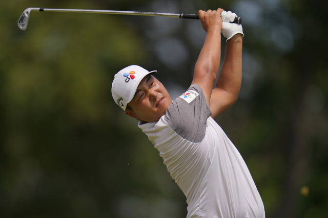 이경훈은 22일(한국시간) 미국 PGA 투어 2차 플레이오프 BMW 챔피언십에서 공동 5위에 올라 투어 챔피언십에 참가하게 됐다. AP연합뉴스연합뉴스