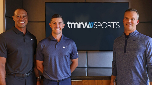 타이거 우즈와 로리 매킬로이(왼쪽부터)가 합작 회사 ‘TMRW 스포츠’를 설립했다. 오른쪽은 최고경영자를 맡은 마이크 매칼리. TMRW 스포츠 SNS 캡처