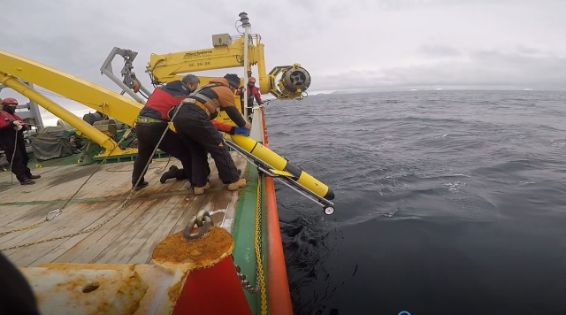난센 빙붕 탐사에 투입된 무인 수중 글라이더. 해수부·극지연구소 제공