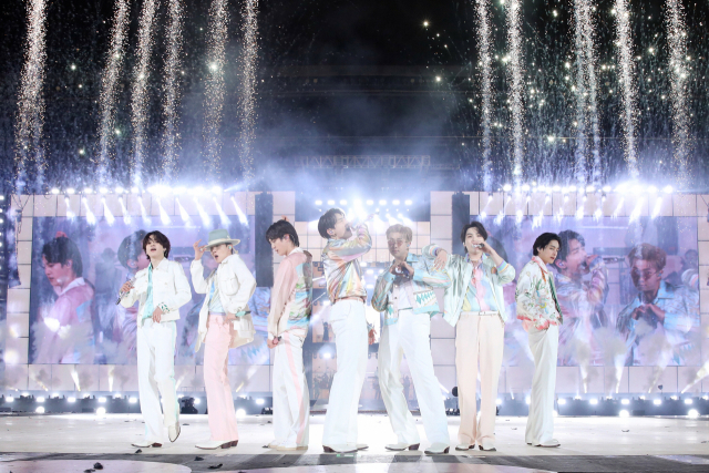 오는 15일 부산아시아드주경기장에서 열리는 공연을 앞두고 있는 그룹 방탄소년단(BTS). 부산일보DB
