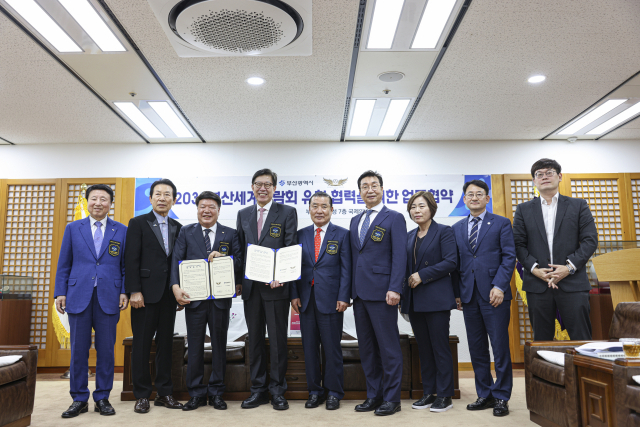 부산시(시장 박형준)는 13일 시청 국제의전실에서 (사)월드엔젤피스예술단(이사장 김충석)과 ‘2030부산세계박람회 유치·홍보를 위한 업무협약’을 체결했다.