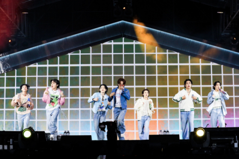 그룹 방탄소년단이 올 10월 열린 2030 세계 엑스포 부산 유치 기원 콘서트에서 퍼포먼스를 하고 있다. 빅히트 뮤직
