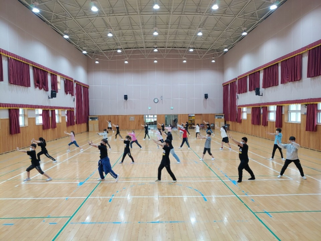 2024년부터 부산 초,중학교에 0교시 체육활동이 도입된다. 사진은 부산의 한 학교에서 학생들이 체육활동을 하고 있는 모습. 부산시교육청 제공