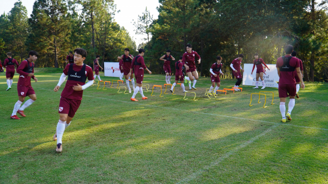 부산아이파크는 해외 전지훈련 동안 선수들의 체력 강화와 득점력 보강에 집중하고 있다. 부산아이파크 제공
