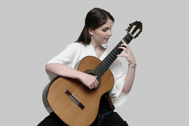 2022년 빈 기타 국제 콩쿠르에서 우승한 캐시 마르탱 기타리스트. 부산문화회관 제공.