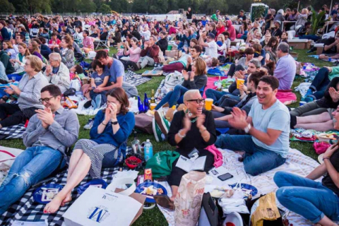 뉴욕 필하모닉 오케스트라의 여름 무료 공원 콘서트인 ‘콘서트 인 더 팍스(Concerts in the Parks)’에 참여한 관람객들 모습. 뉴욕 필하모닉 홈페이지 제공