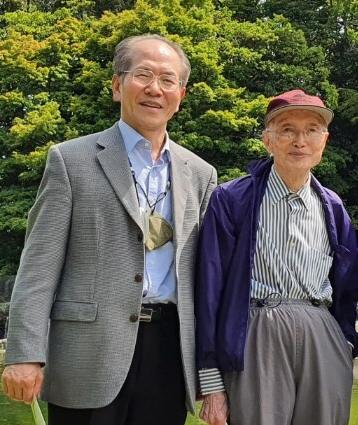 유병팔(오른쪽) 교수와 함께한 정해영 석학교수. 정해영 제공