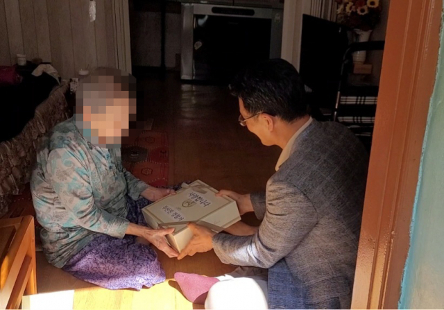 부산진경찰서는 지난 7~20일 국가유공자들을 대상으로 방문봉사를 펼쳤다. 부산진서 제공