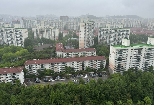 사진은 재건축 추진이 진행되고 있는 서울시 목동4단지를 비롯한 목동신시가지 아파트 전경. 연합뉴스