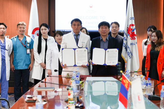 고신대복음병원과 몽골국립암센터가 업무협약을 맺었다. 각 병원 제공