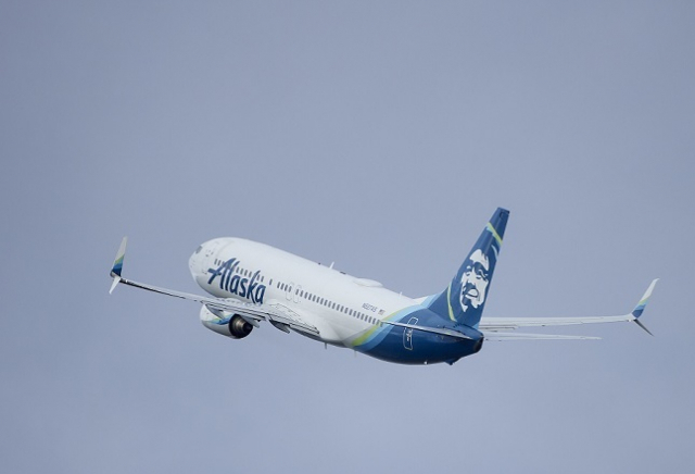 지난 1월 보잉737 맥스9 여객기의 비상문이 비행 중 떨어져 나간 사고가 발생했는데 이번에는 보잉 767 여객기 비상 슬라이드가 떨어져 나갔다. 사진은 알래스카항공 보잉 737 맥스9 항공기가 포틀랜드 공항을 이륙하는 모습. 연합뉴스