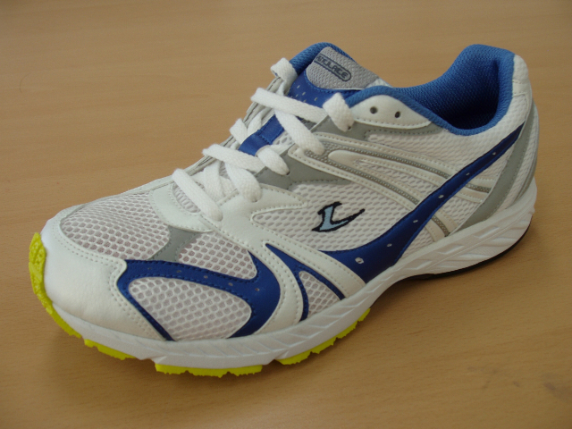 르카프 마라톤화. 부산일보DB