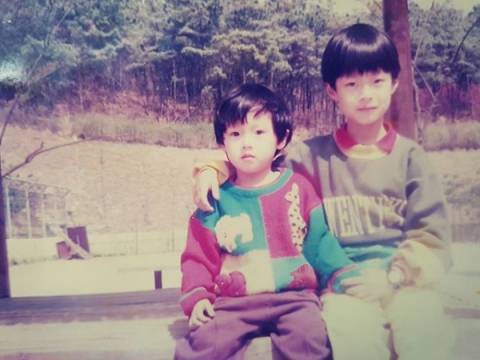 사진-김충재 남동생 김경재 인스타그램(오른쪽 김충재)