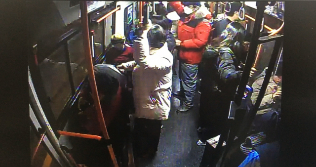 사진은 범행 장면 영상. 부산경찰청 제공