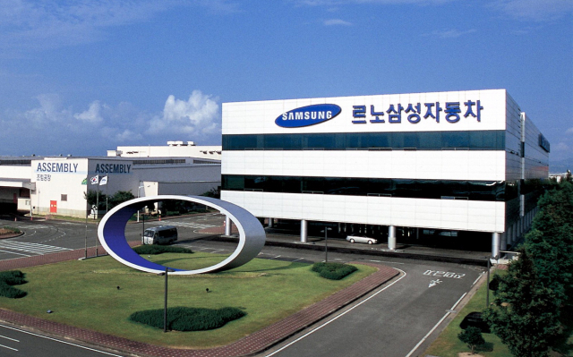 부산 최대 기업인 르노삼성자동차의 장기 노사대립을 비롯한 각종 악재로 부산경제가 시급히 탈출구를 찾아야 할 상황에 처해 있다. 르노삼성차 부산공장 전경. 부산일보DB