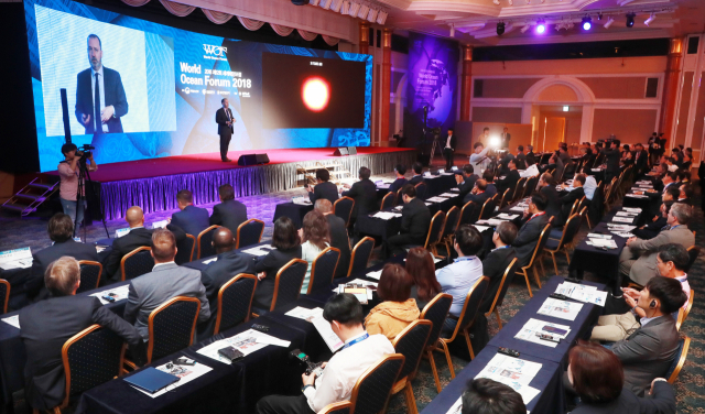 지난해 제12회 WOF에서 사물인터넷 개념 창시자 캐빈 애시튼이 개막식 기조연설을 하는 모습. 정종회 기자 jjh@