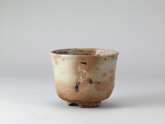 다찌쯔루다완(立鶴茶碗) 높이 9.8㎝, 지름11㎝. 신한균 제공