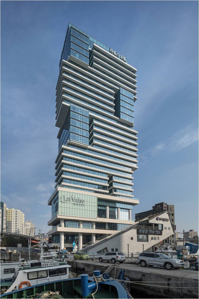 영도구 봉래동 ‘라발스호텔 부산’.