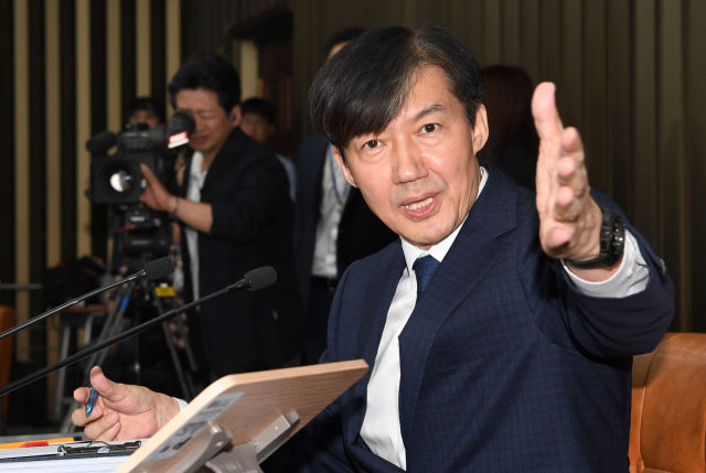 조국 법무부 장관 후보자가 2일 오후 서울 국회에서 기자간담회를 하고 있다. 김종호 기자 kimjh@