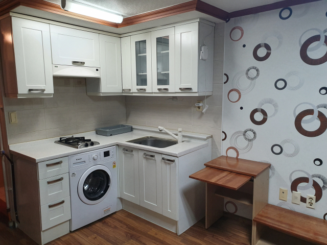 1년 전 지어진 신축 원룸의 내부. 이승훈 기자