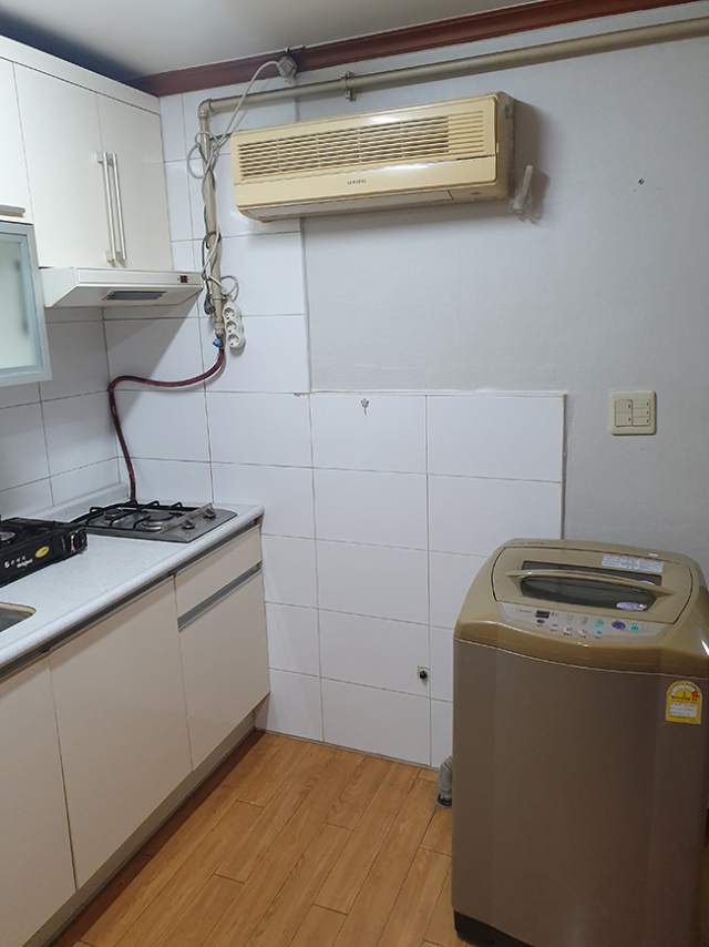 이 일대 7년 전 지어진 한 옛 원룸 내부. 이승훈 기자