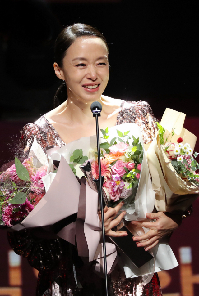 2019 부일영화상 여우주연상(생일) 전도연. 강원태 기자 wkang@