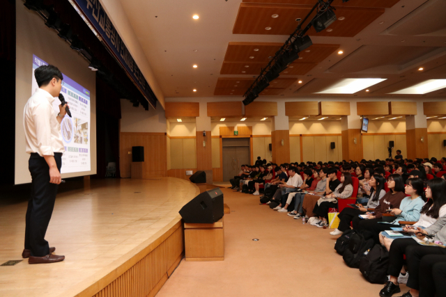 7일 오전 10시 부산 연제구 부산시청 대강당에서 부산교통공사 주최로 열린 ‘부산교통공사 인재채용 토크콘서트’에 700여 명의 청년이 몰리며 뜨거운 관심을 보였다. 부산교통공사 제공