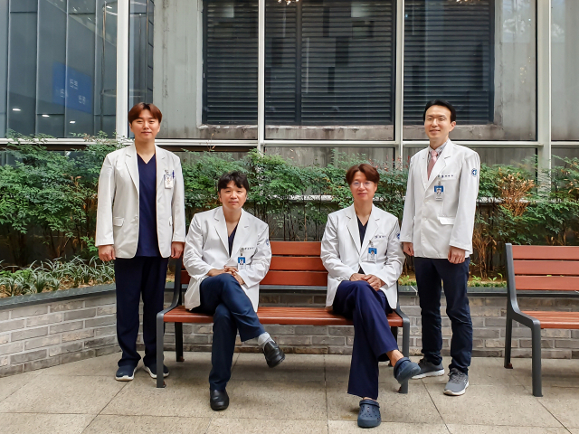 동아대병원 장기이식센터 의료진들.