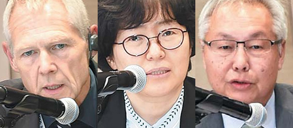 왼쪽부터 만프레드 피셔딕 부소장, 윤순진 이사장, 홈타이 리 부소장.