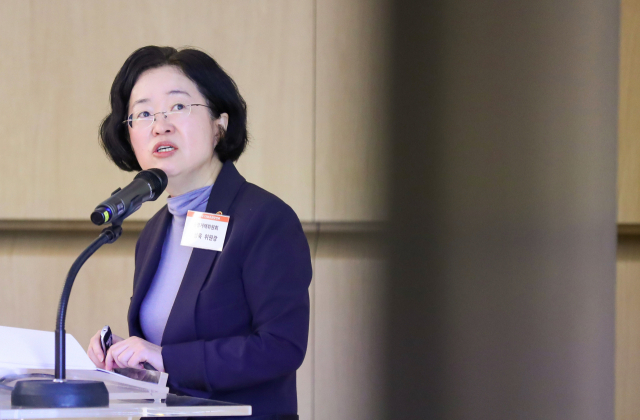 조성욱 공정거래위원장이 5일 서울 서초구 쉐라톤 서울 팔래스 강남 호텔에서 열린 제178회 중견기업 CEO 조찬 강연회에서 '건강한 기업 생태계 조성을 위한 공정위 역할과 과제'를 주제로 강연하고 있다.