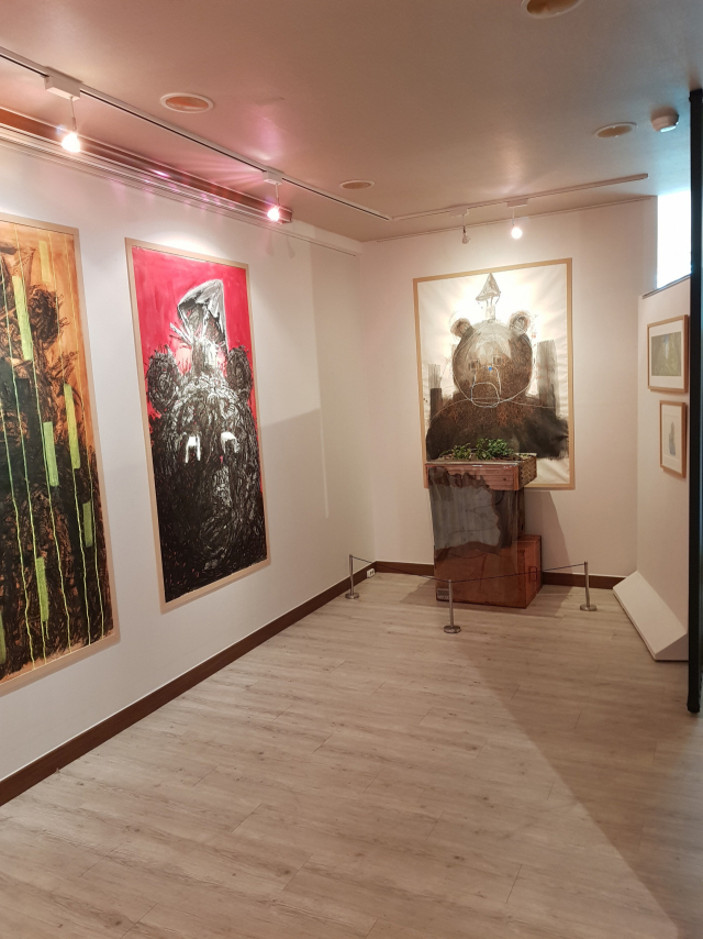 갤러리 평심에서 열리고 있는 ‘이기훈 전 그림책＆그림 놀이’ 전시회. 책과아이들 제공