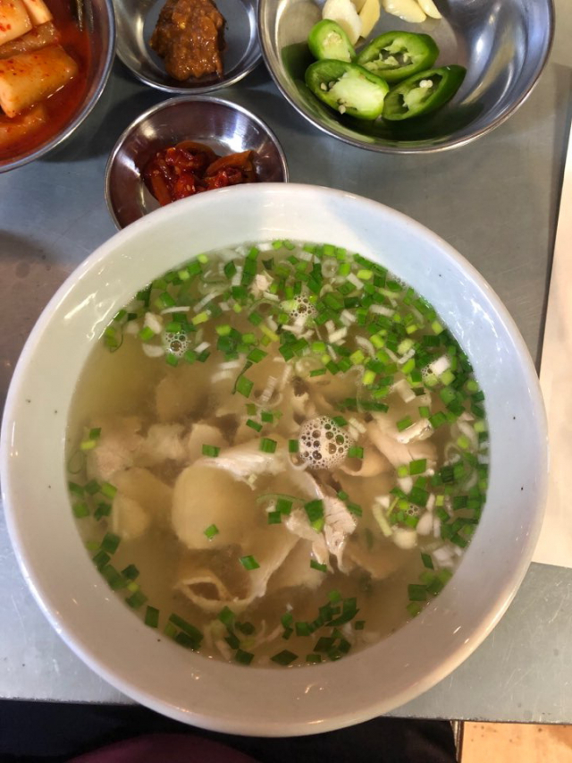 광화문국밥의 돼지국밥. 최혜규 기자