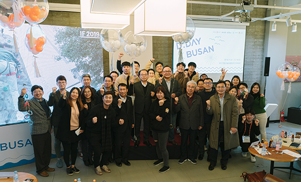 디데이 무대에 함께한 스타트업 대표들