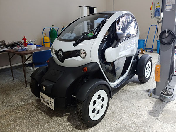 경성대 실습수업에 사용될 트위지 차량 사진. 경성대학교 제공.