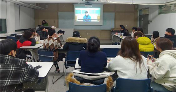 9일 동명대 사회과학관에서 청깨구리팀이 가진 영상 시연회(4차) 장면. 동명대학교 제공.