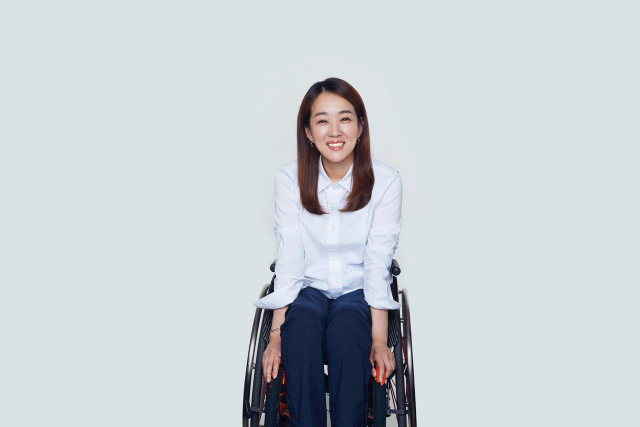 민주당은 26일 기자회견을 열고 1차 인재 영입 대상으로 강동대 최혜영 교수를 발탁했다. 민주당 제공