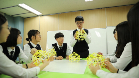 부산장안고 학생들의 수학 동아리 ‘시나브로’ 활동 모습. 부산장안고 제공